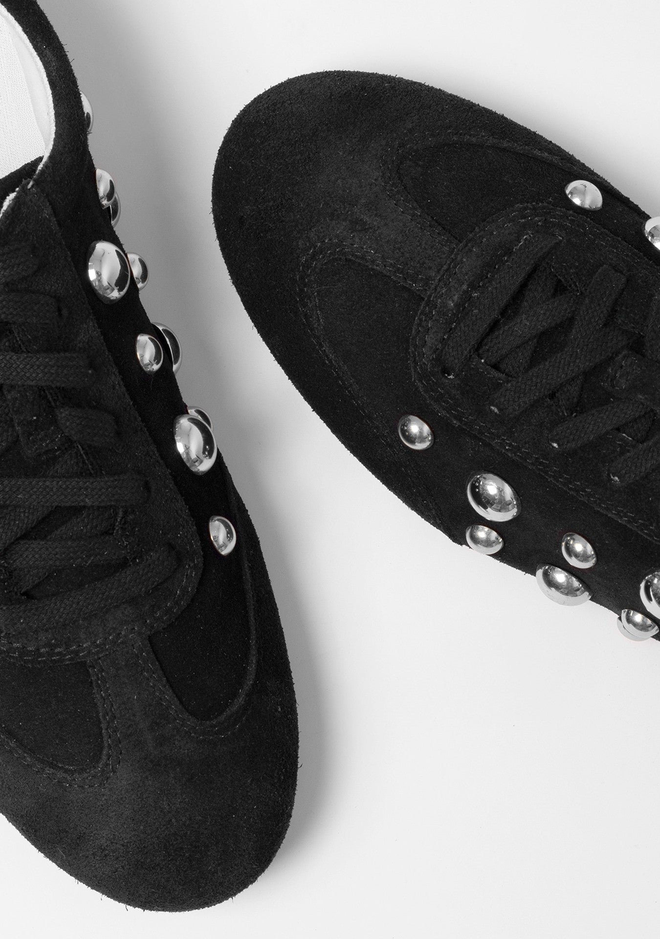 Sneaker Violet Studded Camurça Black