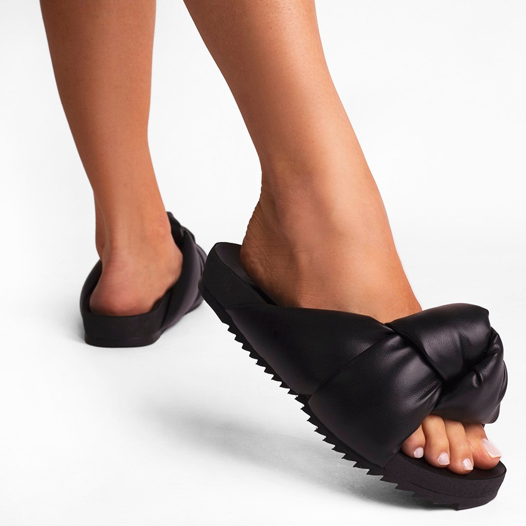 Flat Cherry Black