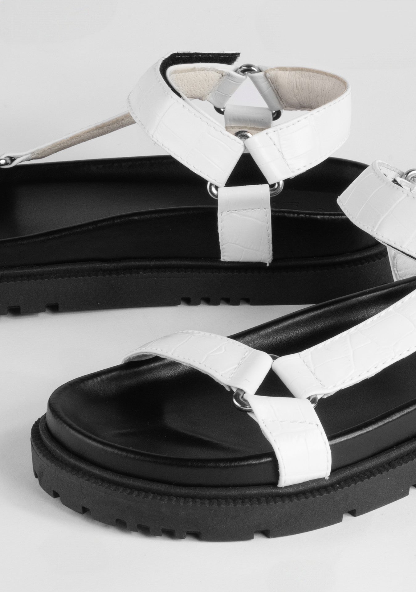 Flat Morgan Croco White