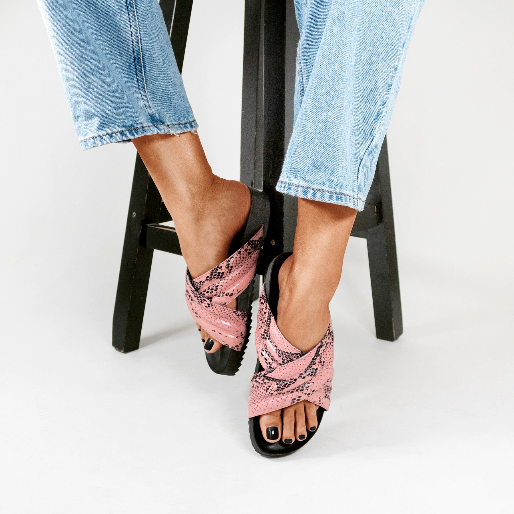 Flat Sandy Snake Pink