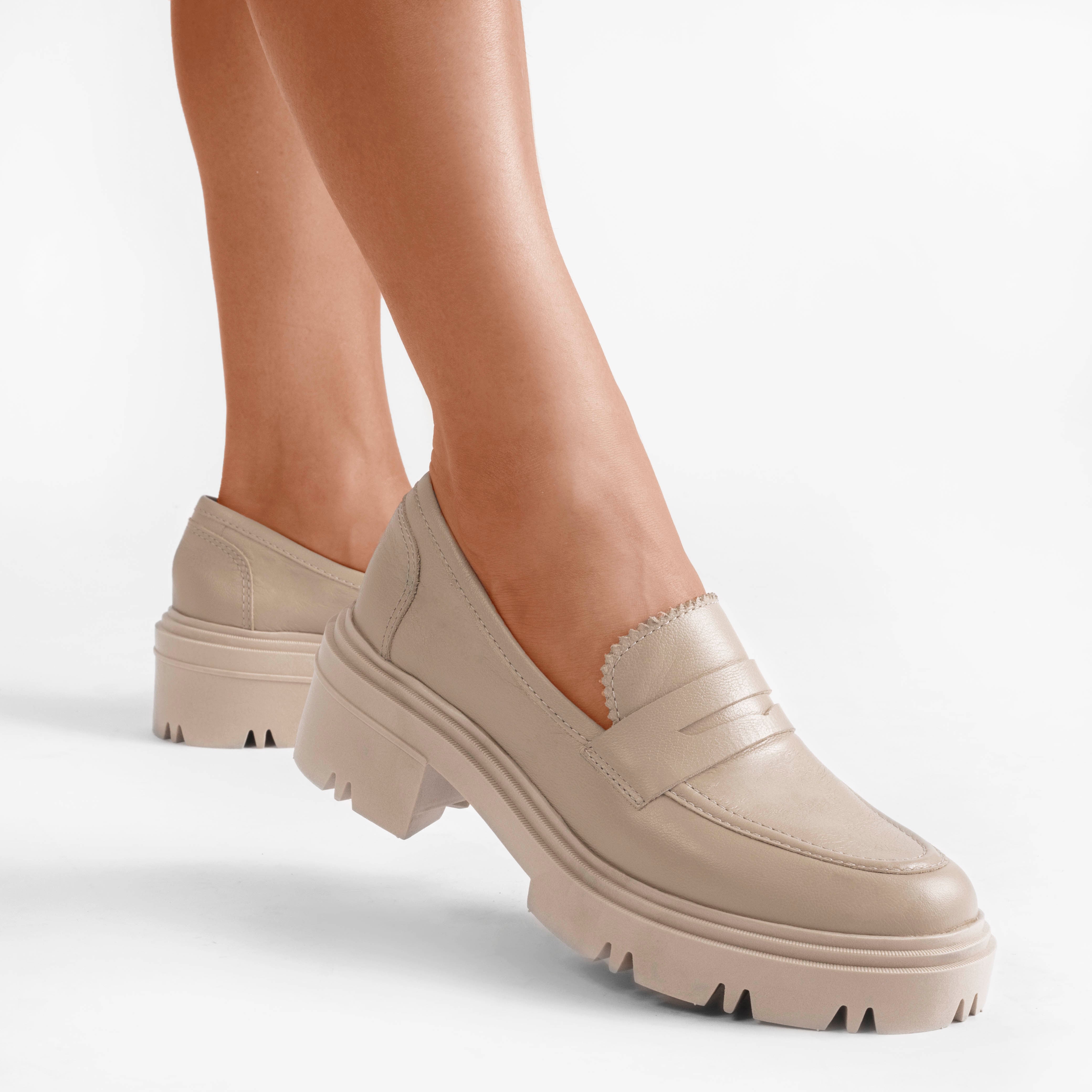 Loafer Dara Full Bege