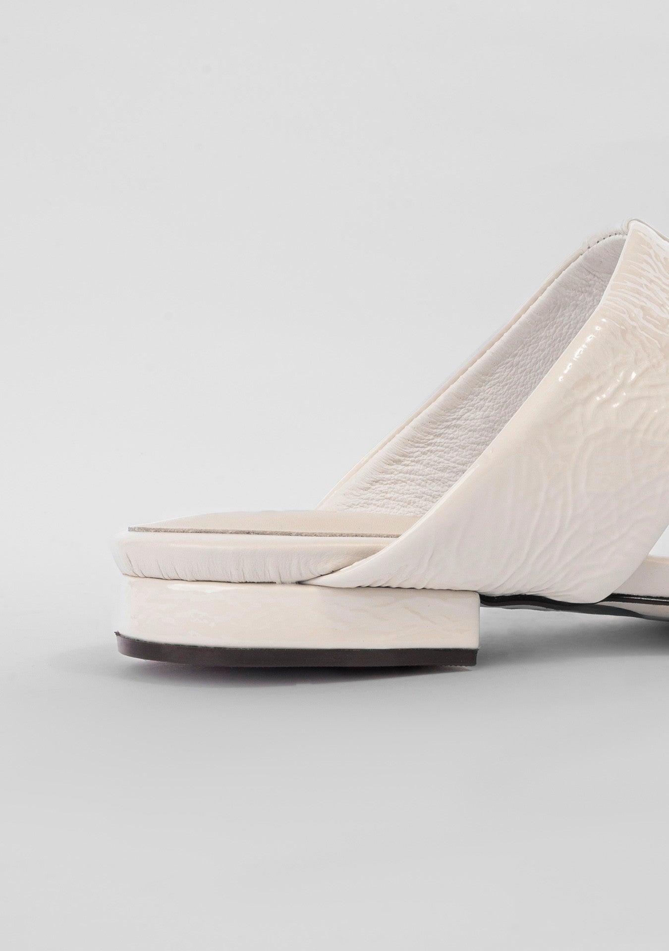 Rasteira Nara Shiny Vanilla