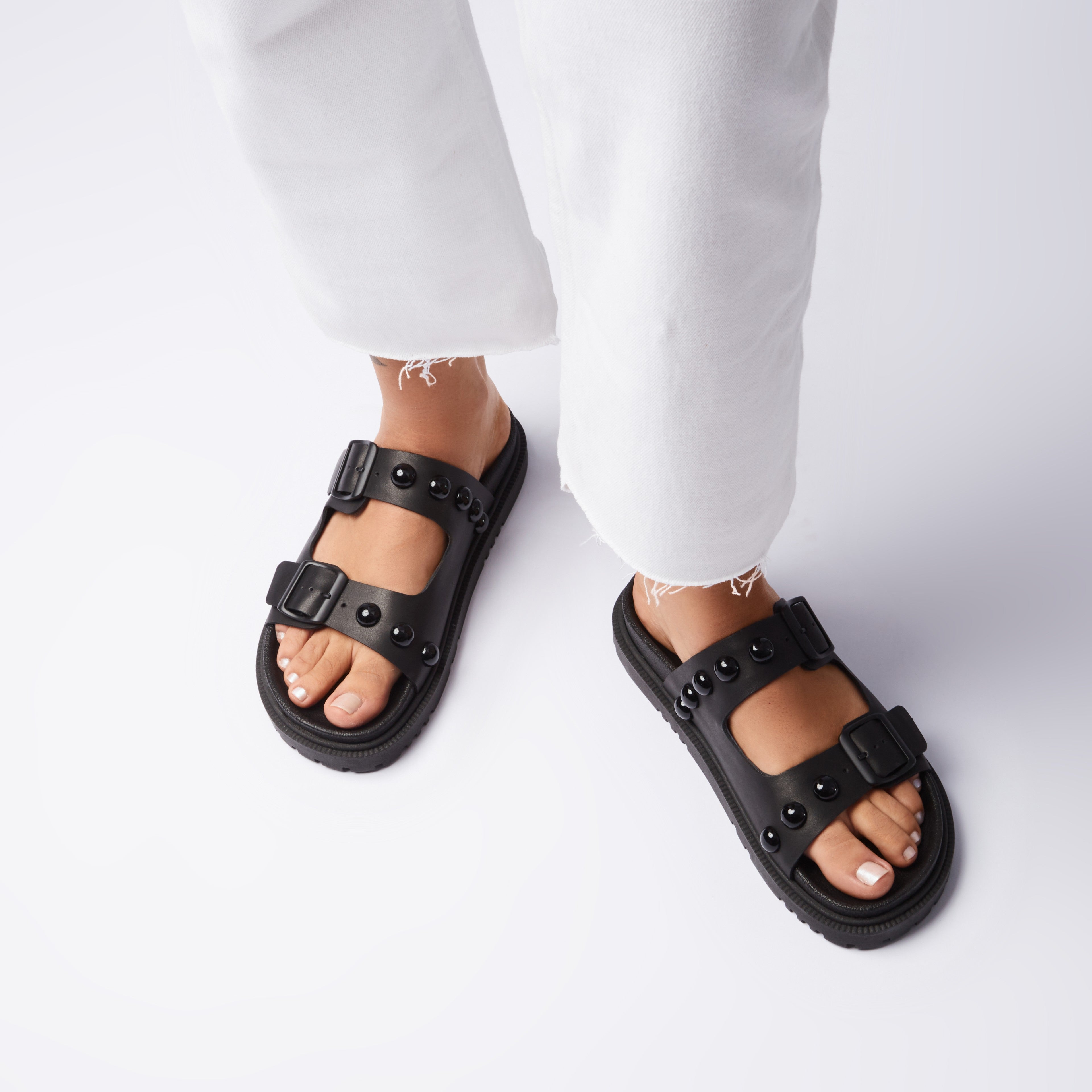 Flat Rebeca Studded Black