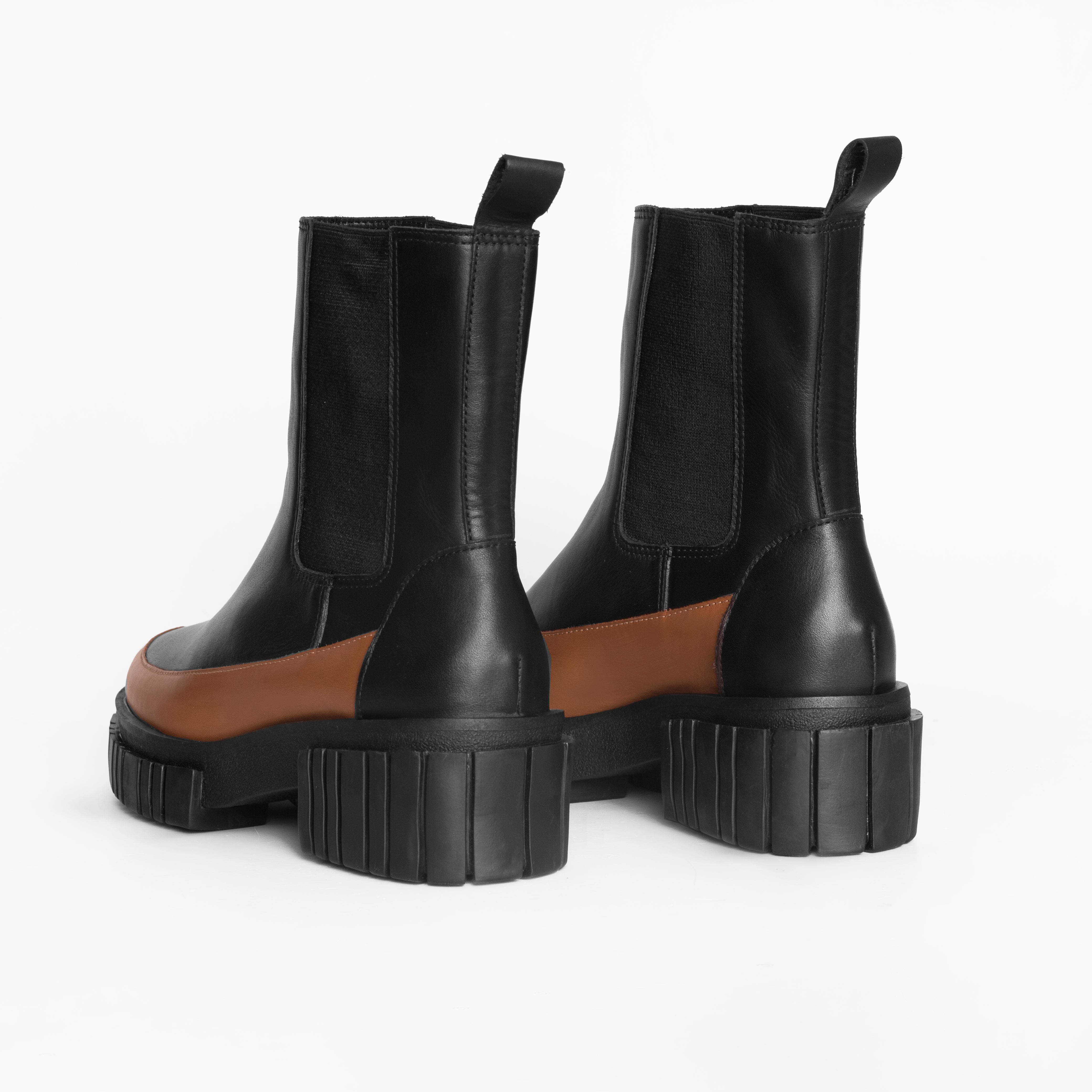 Bota Celina Black Camelo