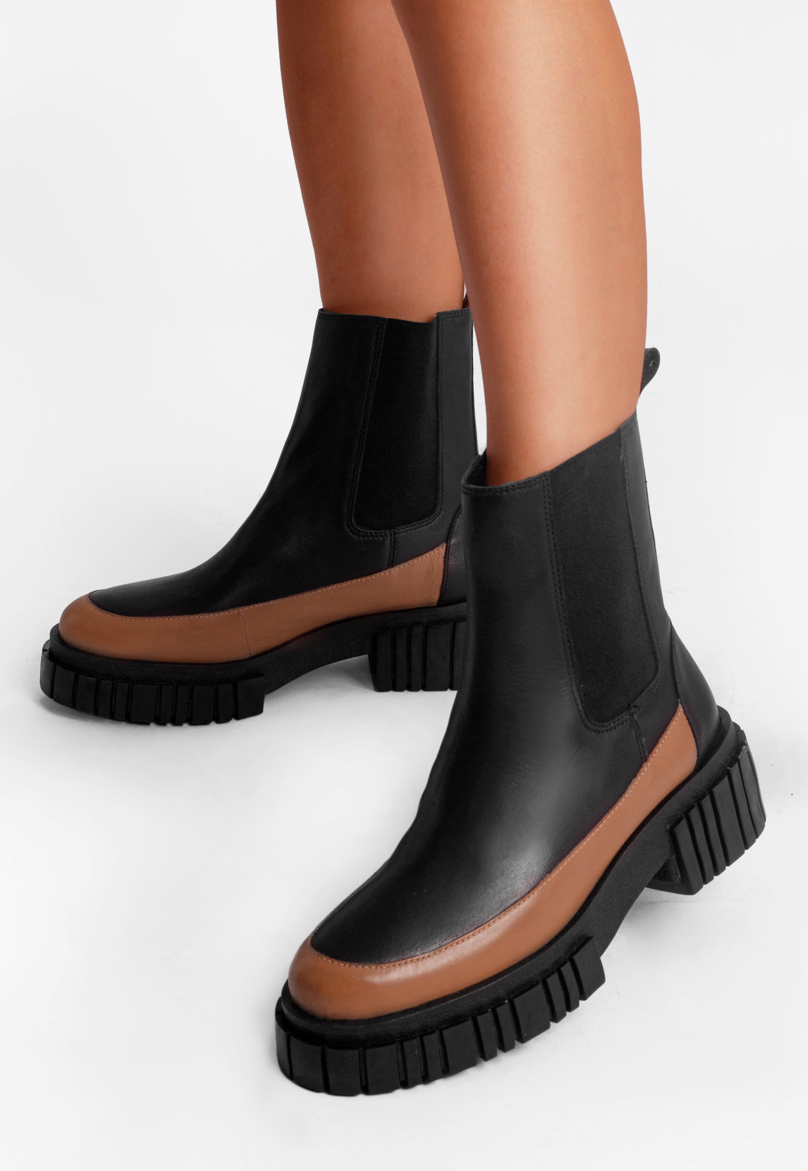 Bota Celina Black Camelo