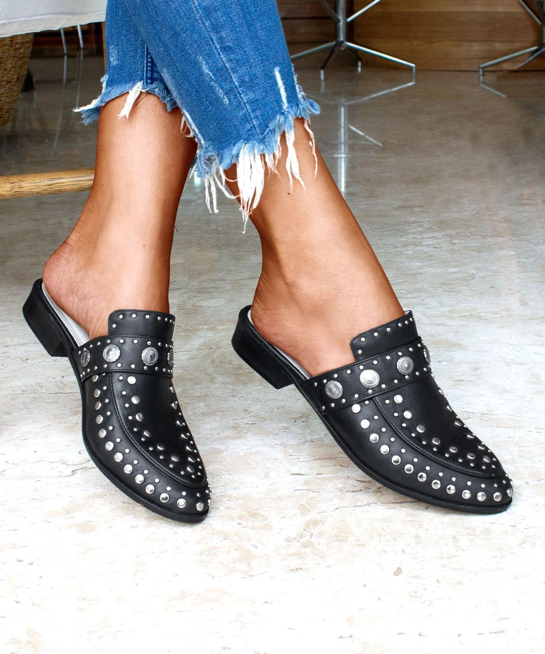 Mule Beta Studded Black