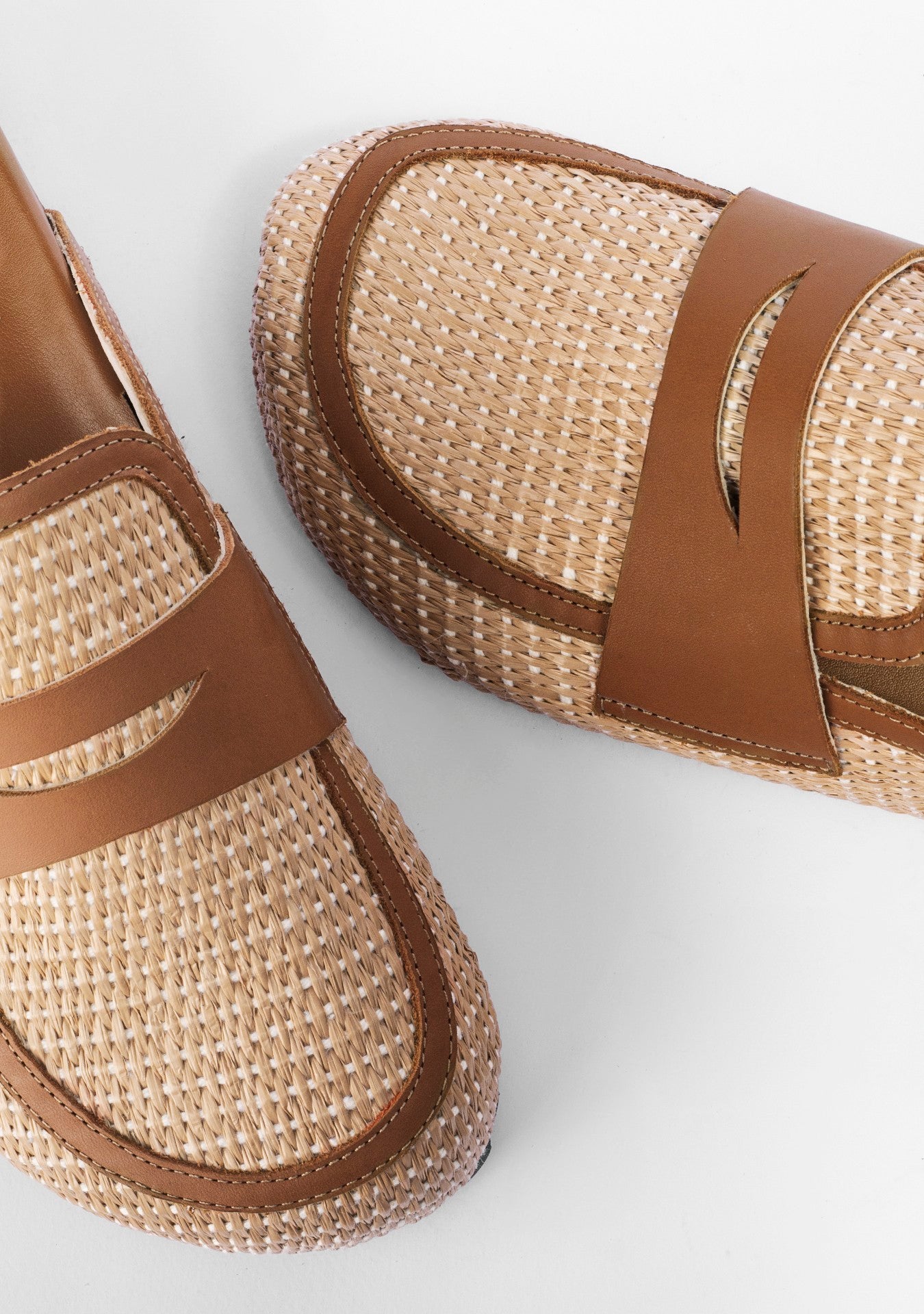 Mule Clog Maura Camelo