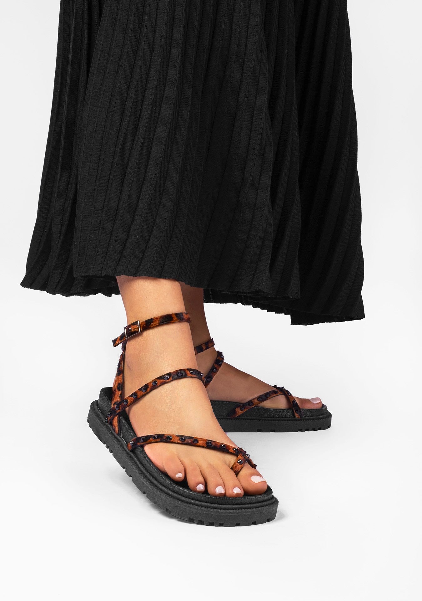 Flat Thaina Animal Print