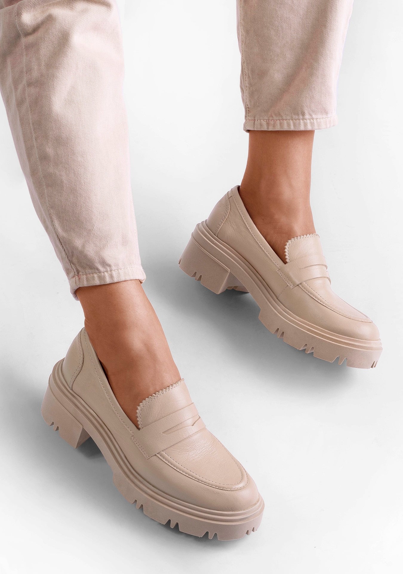 Loafer Dara Full Bege