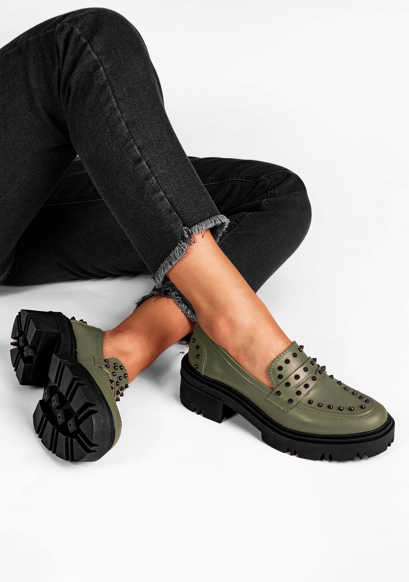 Loafer Dara Studded Full Militar