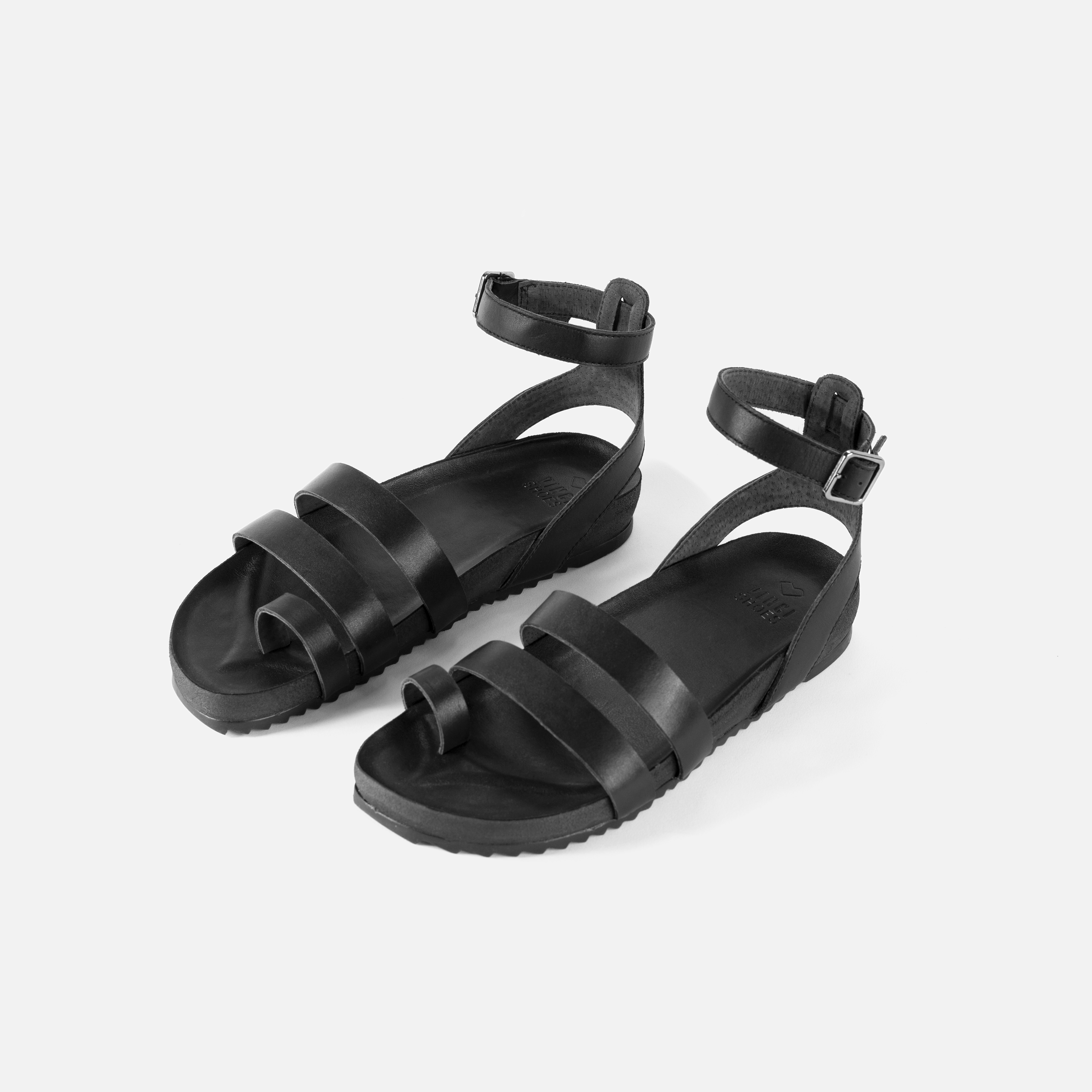 Flat Hannah Black