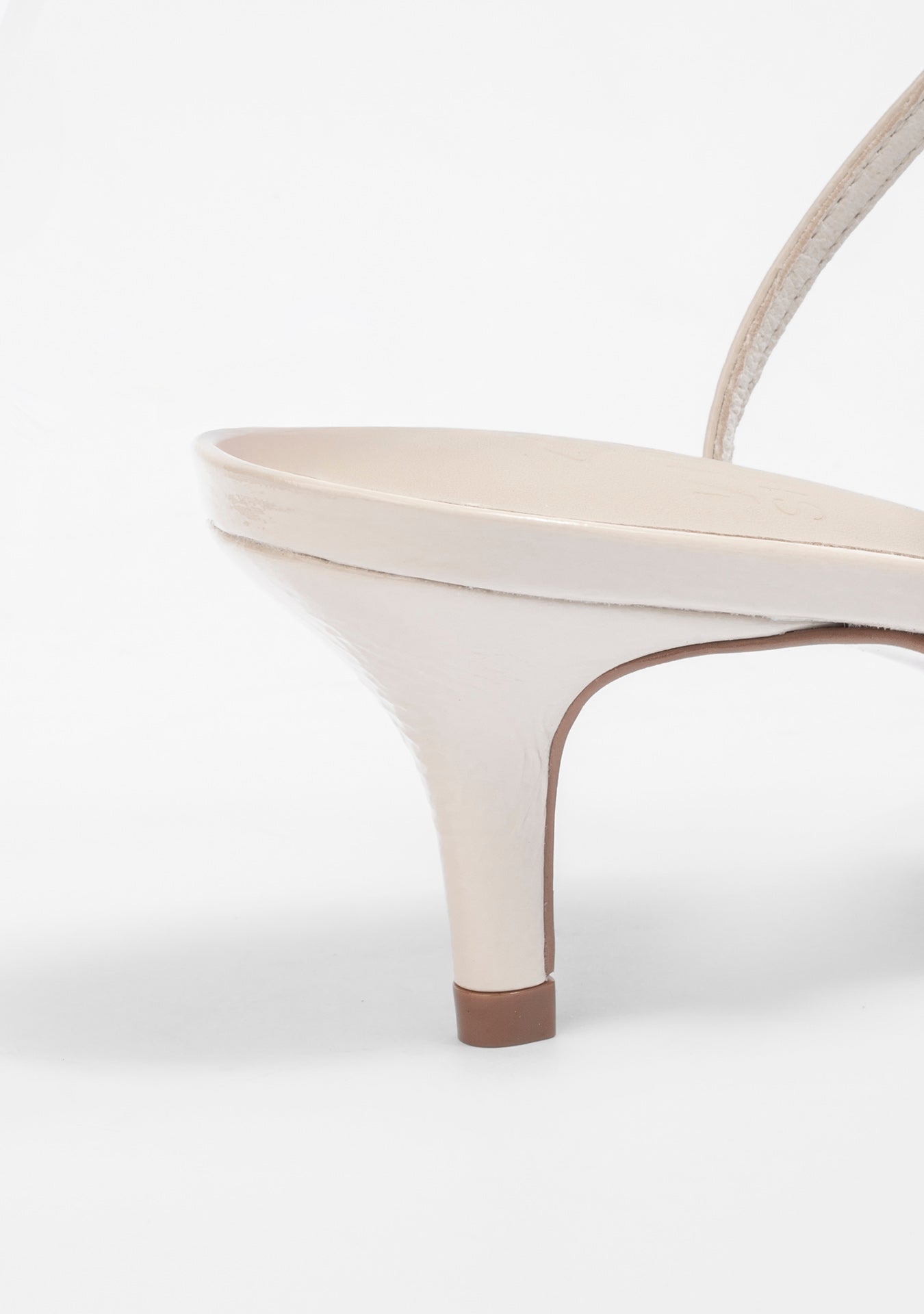 Sandália Leah Shiny Vanilla